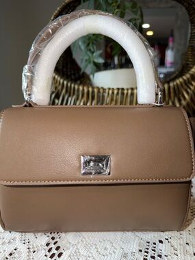 Walter Baker Classic Top-Handle Women's Bag in Brown